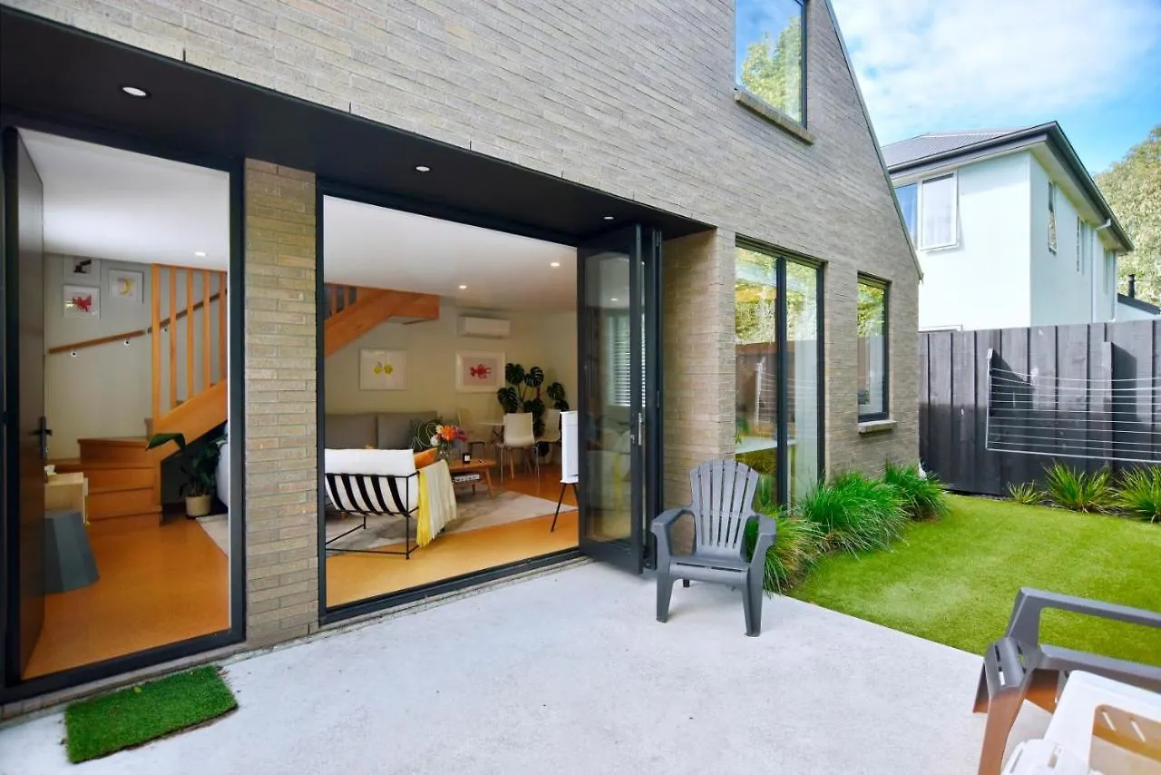Urban Escape Addington Townhouse Walk To Stadium & Cafes クライストチャーチ 別荘