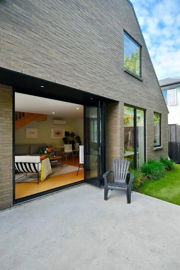 別荘 Urban Escape Addington Townhouse Walk To Stadium & Cafes クライストチャーチ ニュージーランド
